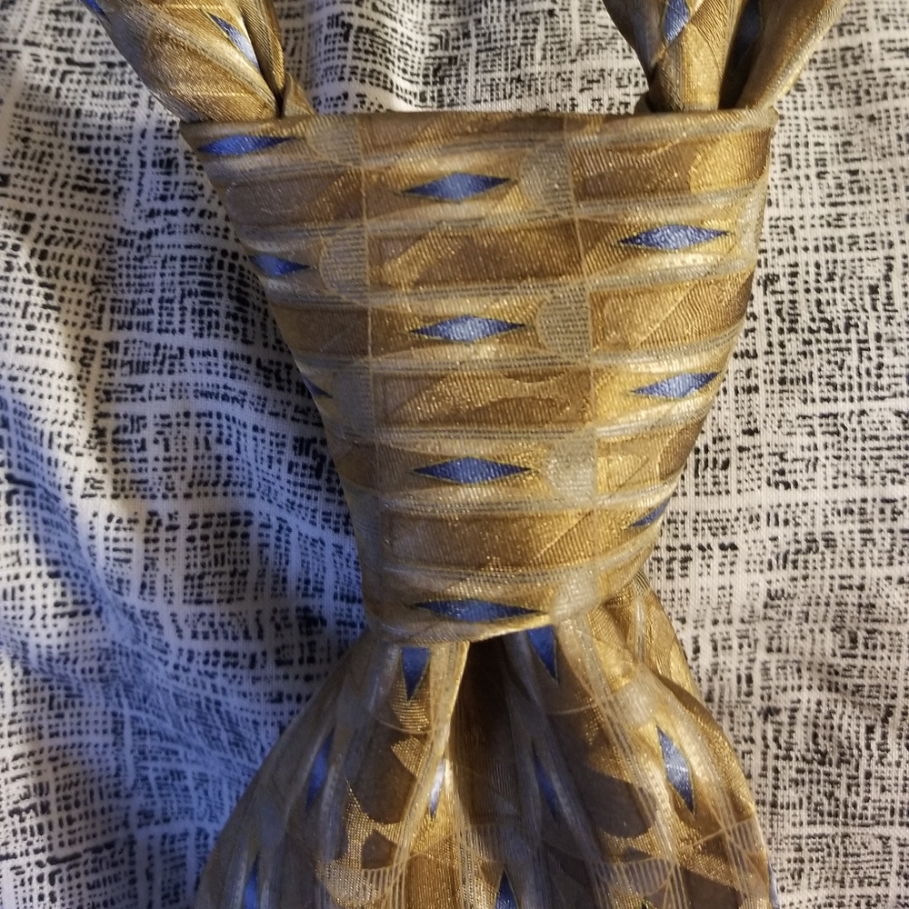 Lineage Golden Tie Pre Tied